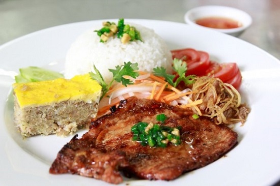 cơm sườn nướng